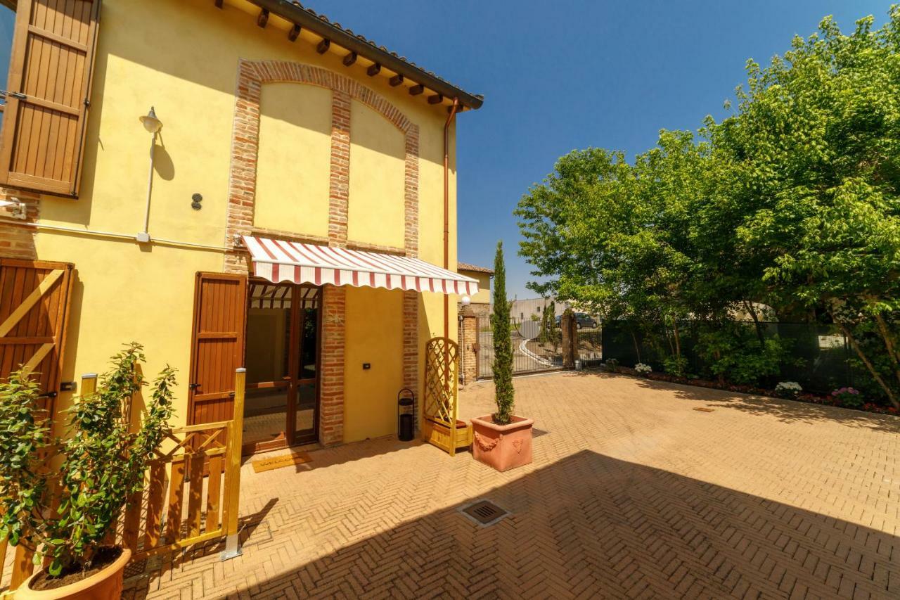La Corte Del Mulino フォンタネッラート エクステリア 写真